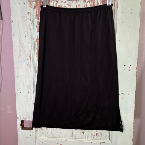 Kayser Other - Women’s VTG Kayser sz M black lace trim floral embroidered slip midi skirt